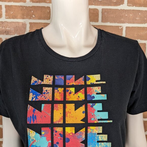 Nike Tops - Nike T-Shirt